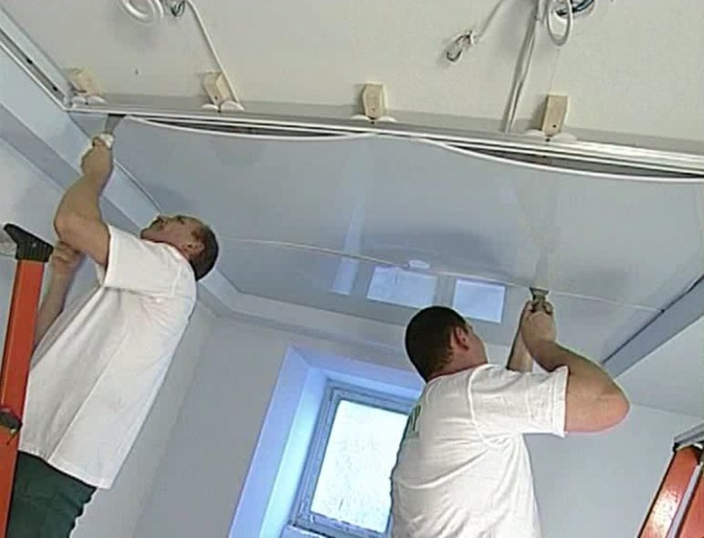 Двухуровневый потолок на кухне: особенности, преимущества, монтаж