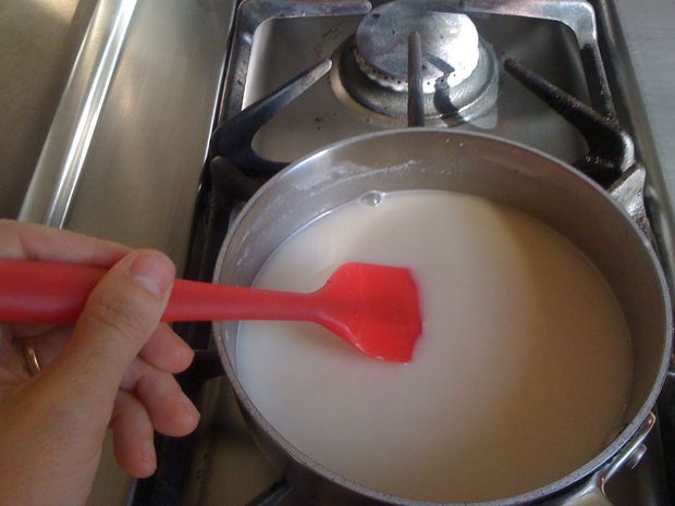 Как быстро смыть побелку с потолка – 5 самых эффективных способов