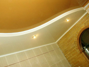 Как лучше установить карниз для натяжного потолка?