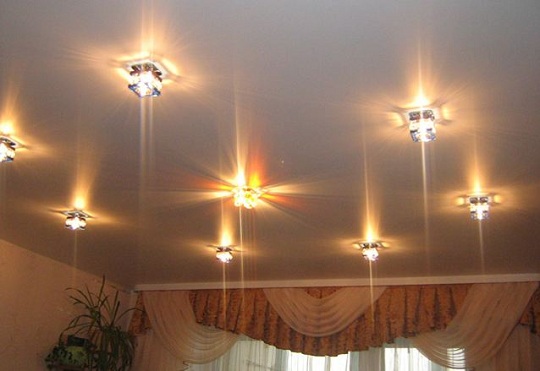 Как рассчитать светильники в подвесном потолке. Выбираем точечные светильники — что важно знать