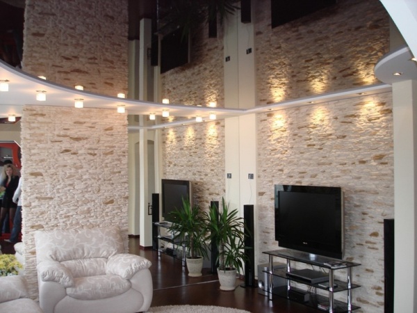 Как визуально увеличить высоту потолка: обои, оклейка или окраска, увеличение стен, цветовые решения, акцент на пол и другие методы