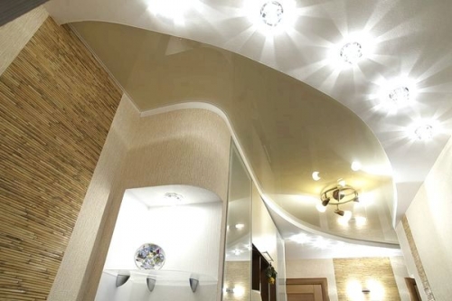 Как выбрать светильники для натяжных потолков