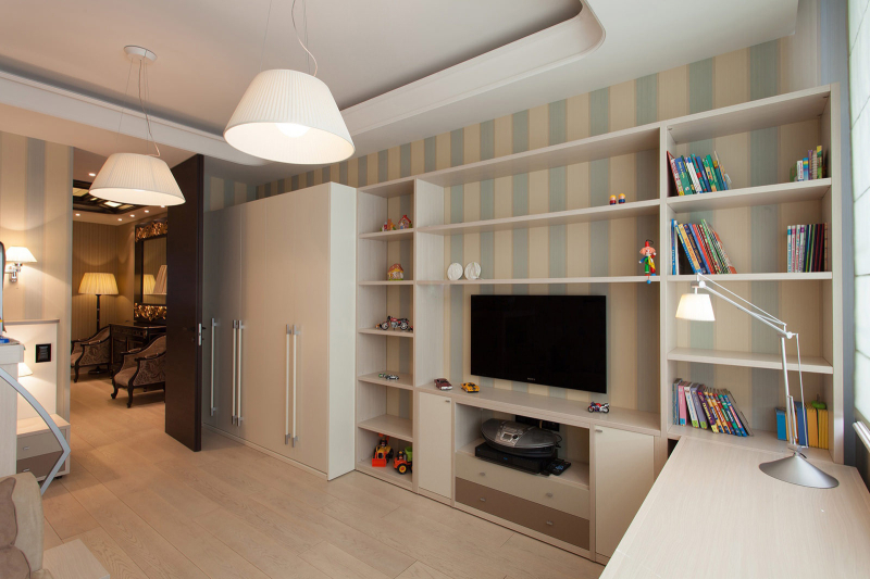 Как зрительно увеличить высоту потолка?