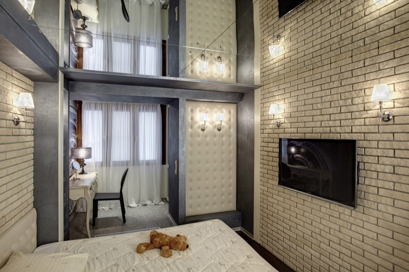 Как зрительно увеличить высоту потолка?