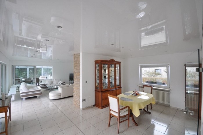 Как зрительно увеличить высоту потолка — превращаем минусы в плюсы