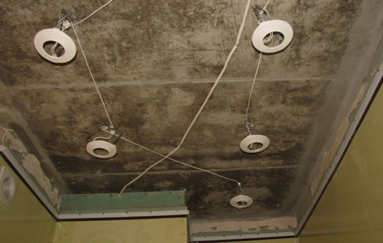 Какие светильники используют для натяжных потолков. Светодиодные светильники для натяжных потолков в интерьере помещения