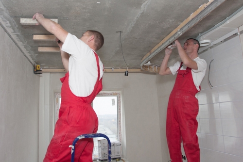 Карнизы для натяжных потолков: фото, инструкция по монтажу