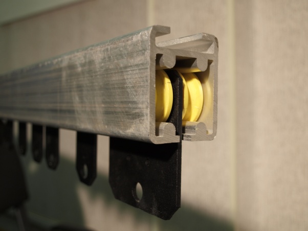 Карнизы полукруглые настенные. Какие полукруглые карнизы для штор бывают: обзор