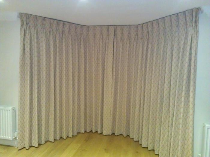 Карнизы полукруглые настенные. Какие полукруглые карнизы для штор бывают: обзор