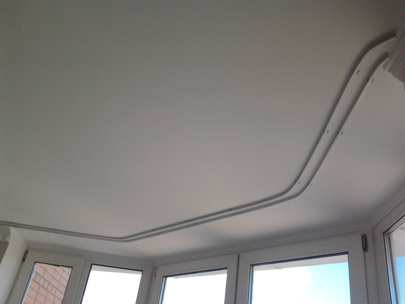 Карнизы полукруглые настенные. Какие полукруглые карнизы для штор бывают: обзор