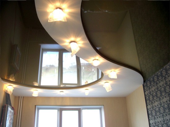 Красивые двухуровневые потолки на кухне