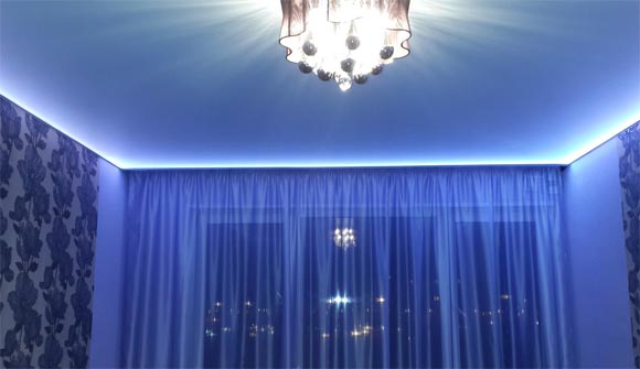 Крепление карниза к натяжному потолку: особенности монтажа