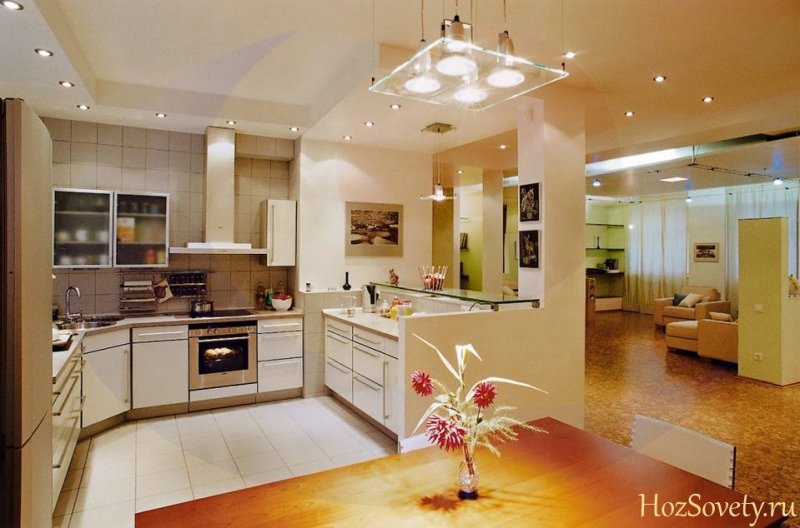 Освещение на кухне с натяжным потолком