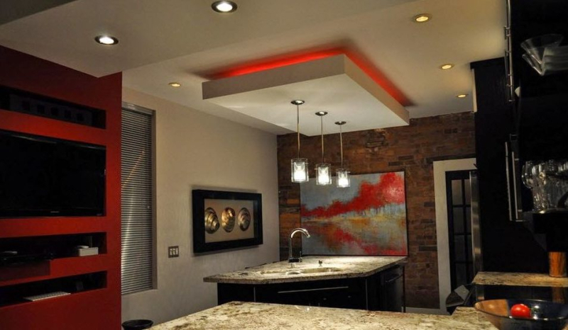 Освещение на кухне с натяжным потолком