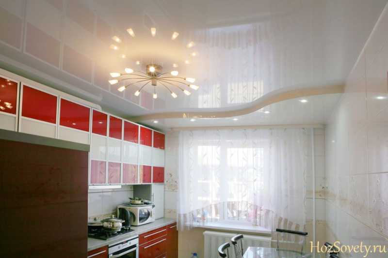Освещение на кухне с натяжным потолком