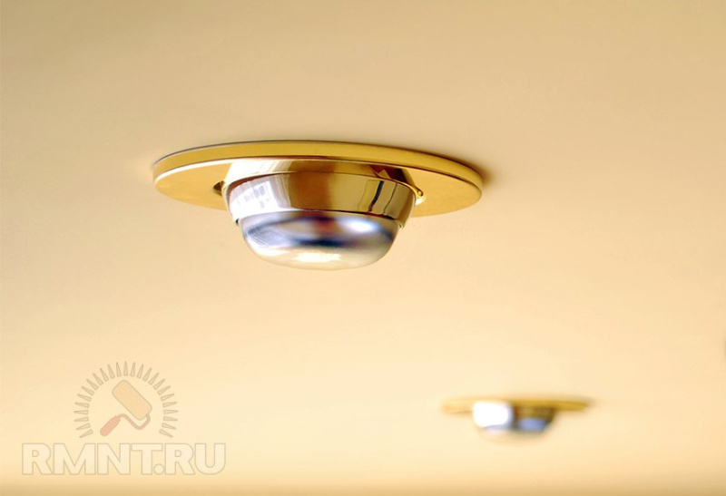 Освещение натяжных потолков: выбор и монтаж светильников