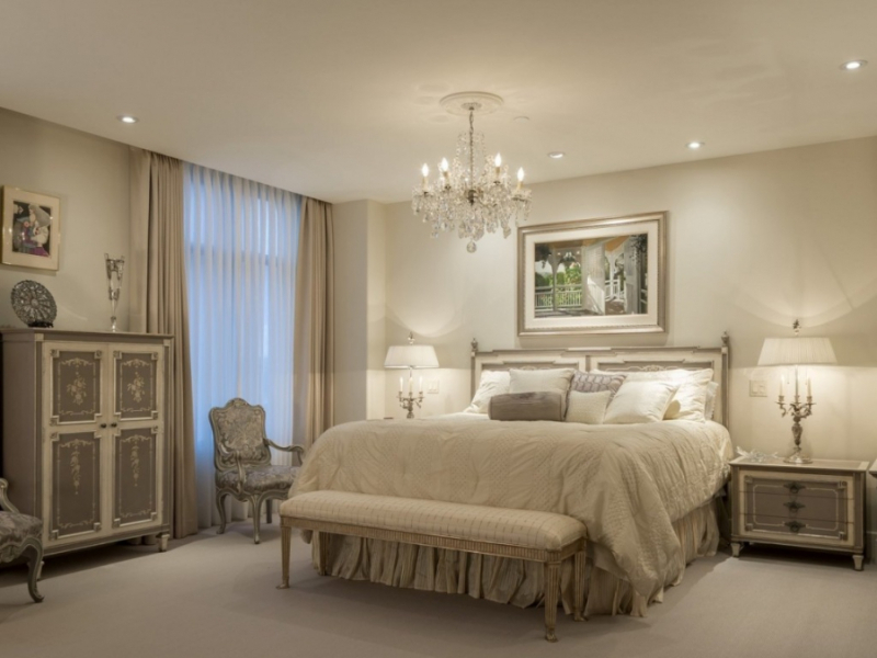 Освещение в спальне с натяжными потолками: как лучше сделать