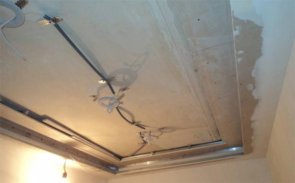 Подготовка потолка под натяжные потолки — особенности