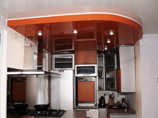 Потолок на маленькой кухне в хрущевке