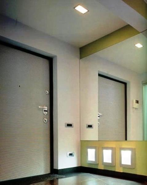 Светильники в прихожую: варианты для различных планировок