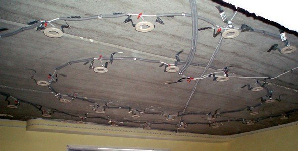 Точечные светильники для натяжных потолков: яркие звезды в безоблачном небе