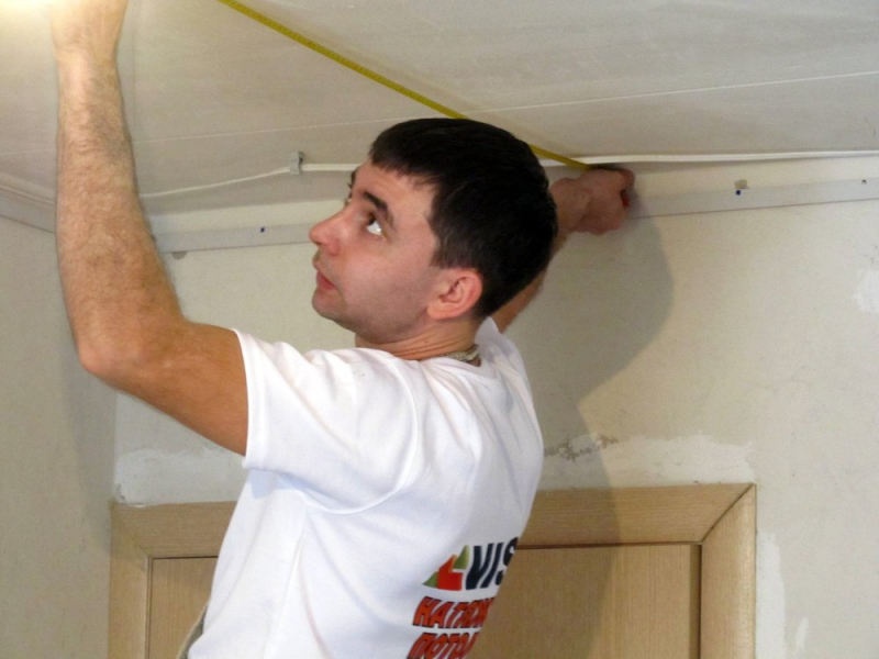 Точечные светильники для натяжных потолков: яркие звезды в безоблачном небе