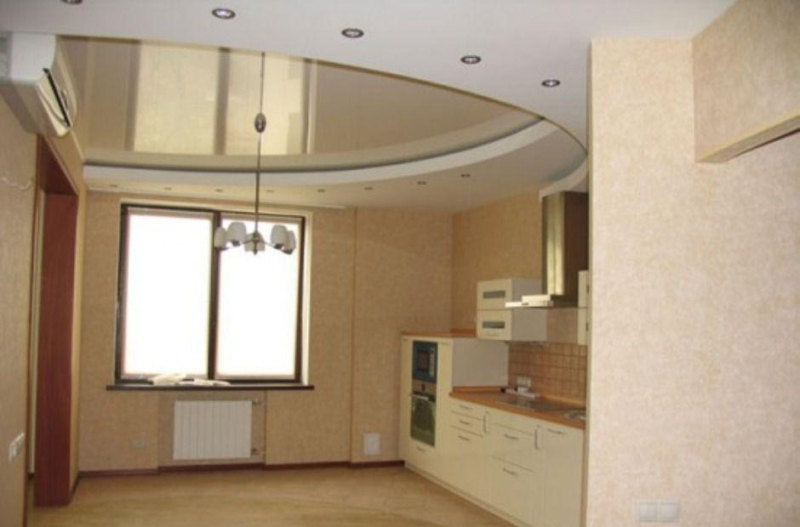 Виды освещения на кухне для натяжного потолка, фото различных светильников