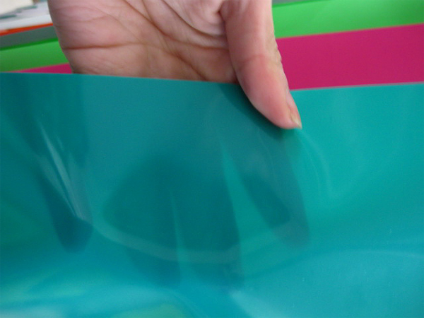 Вредны ли натяжные потолки?