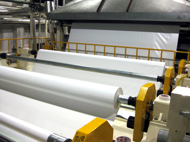 Вредны ли натяжные потолки?