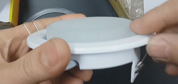 Выбор светильников для натяжных потолков.