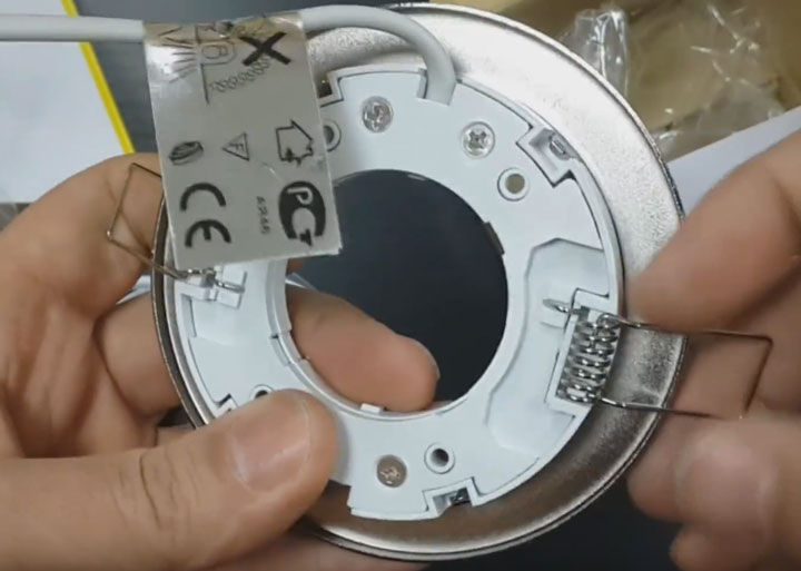 Выбор светильников для натяжных потолков.