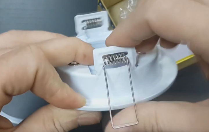 Выбор светильников для натяжных потолков.