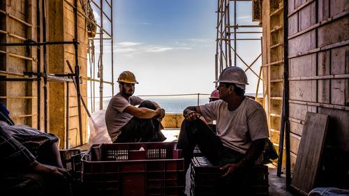 В Керчи на пути Авербуха встало железо