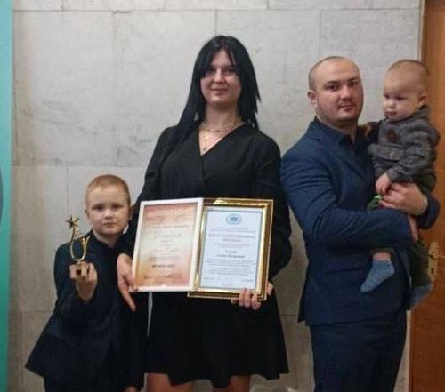 Крымчанку наградили в Москве за поддержку бойцов СВО