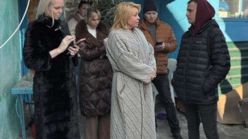 Мэр Ялты вышла к людям в пальто &laquo;а-ля халат&raquo;