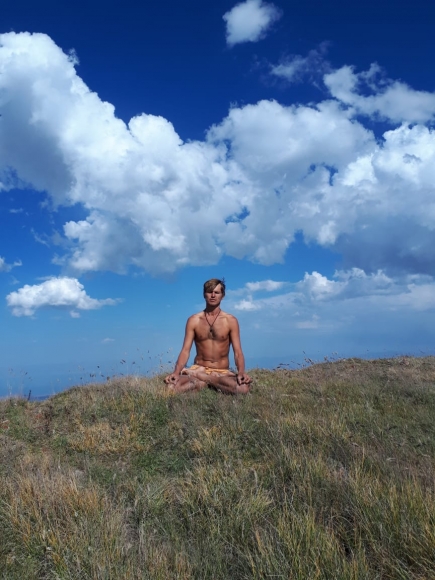 Тамбовский фермер-йог  запустил мемкоин в поддержку чистого земледелия:  капитализация достигла 560 тысяч долларов