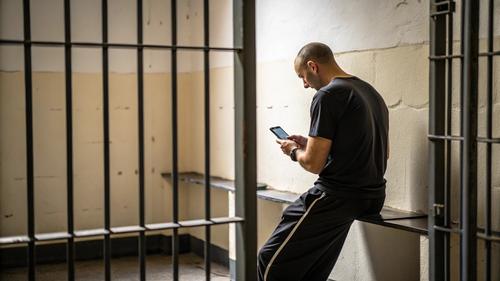 У Ефремова то ли был телефон, то ли нет, и то ли будет теперь УДО, то ли не будет