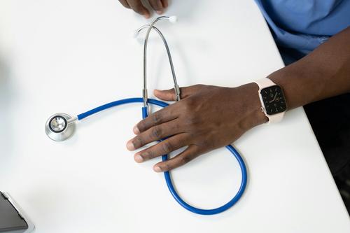 Ученые рассказали, в каком возрасте может появиться рак