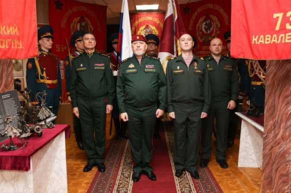 В Пермском военном институте Росгвардии впервые прошла торжественная церемония вручения щенков курсантам-кинологам