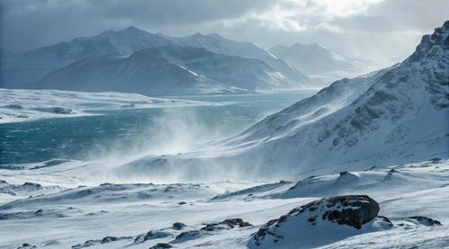 Ветер и снегопад пронеслись над южным берегом Крыма