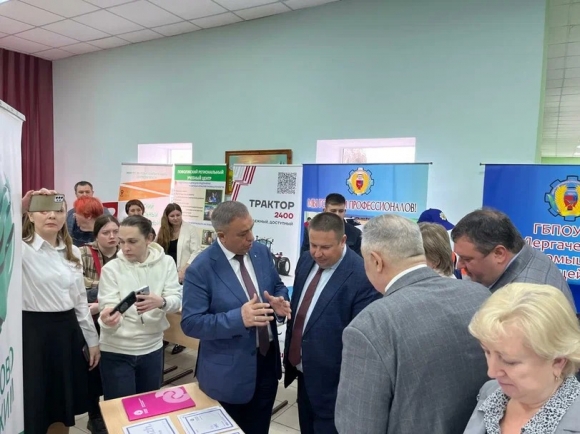 Аграрии Саратовской области обсудили подготовку к весенне-полевым работам