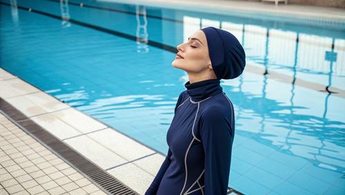 Девушки в бикини попали под стресс-код