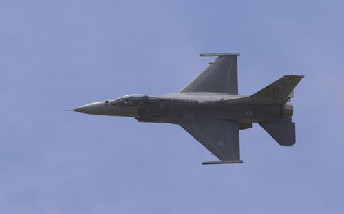 Представитель ВВС Украины Игнат: истребители F-16 не могут соревноваться с российскими истребителями Су-35