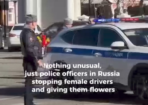 Российские сотрудники ДПС завирусились в зарубежных социальных сетях