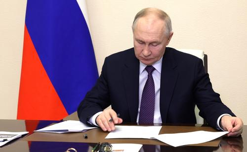 Владимир Путин заявил о необходимости сдержать инфляцию