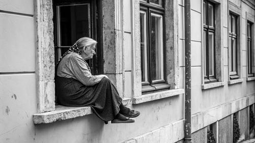 Бабуля &laquo;божий одуванчик&raquo; впала в детство