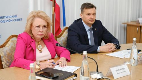 Мэр Ялты показала новую коллекцию украшений