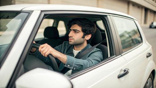 Нелегал из Армении рассекал по Крыму на нелегальном авто