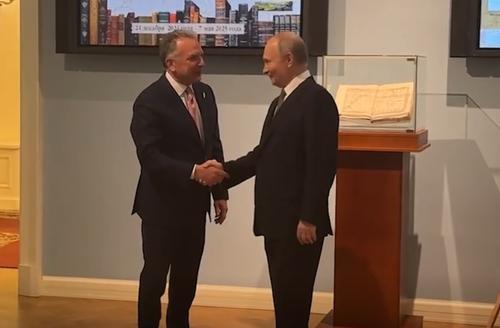 Путин начал встречу со спецпосланником президента США Уиткоффом