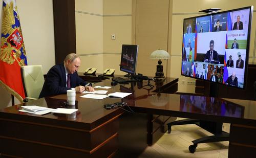 Путин поручил МЧС своевременно реагировать на лесные пожары и не допускать тяжелых последствий